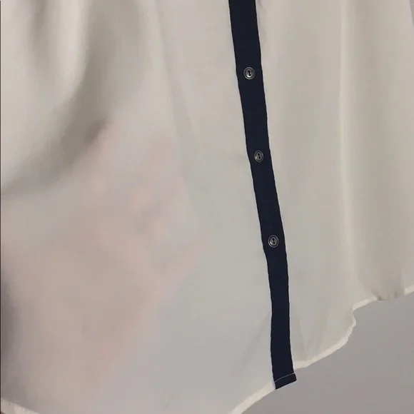 Motherhood Maternity White and Black Sleeveless Blouse - Picture 2 of 7